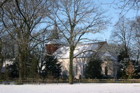 Die Fischerhuder Kirche im Winter bei Schnee