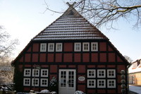 Das Fachwerkhaus der T�pferei Claudia Craemer im Winter bei Schnee